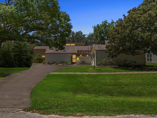 2119 Willow Dell Drive, Seabrook, TX 77586