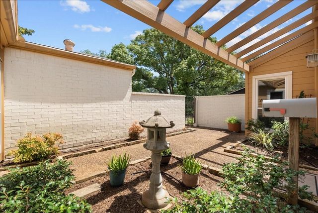 2119 Willow Dell Drive, Seabrook, TX 77586