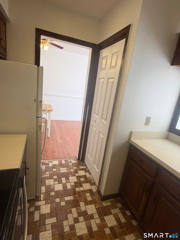 335 Glendale Avenue G11, Bridgeport, CT 06606