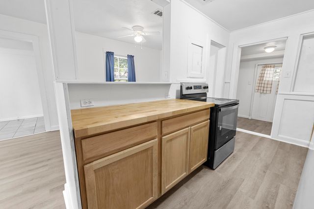 324 Dixie Street, Crestview, FL 32536