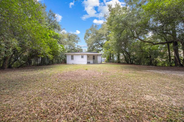 324 Dixie Street, Crestview, FL 32536