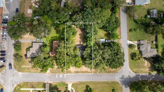 324 Dixie Street, Crestview, FL 32536