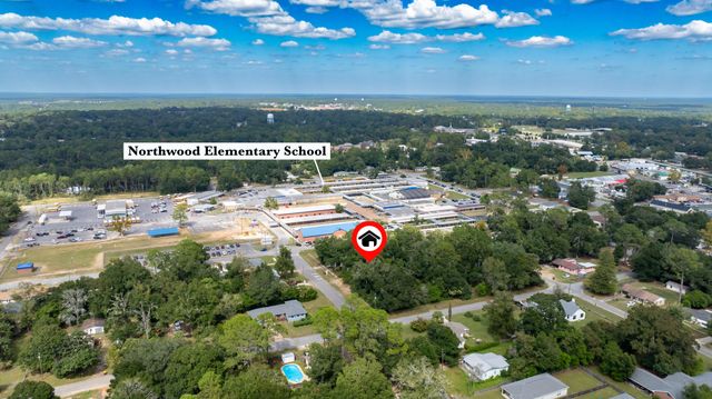 324 Dixie Street, Crestview, FL 32536