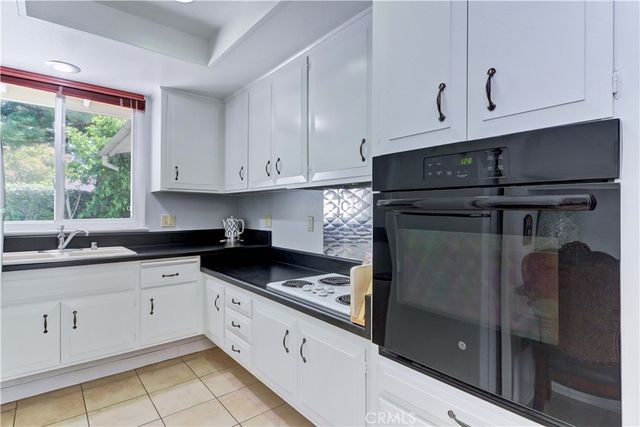 30 Calle Aragon E, Laguna Woods, CA 92637