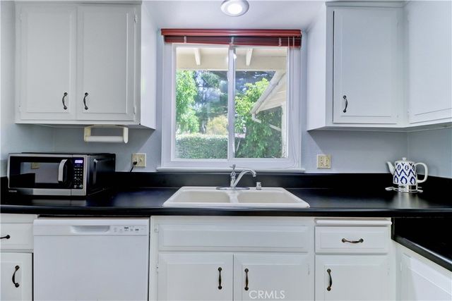 30 Calle Aragon E, Laguna Woods, CA 92637