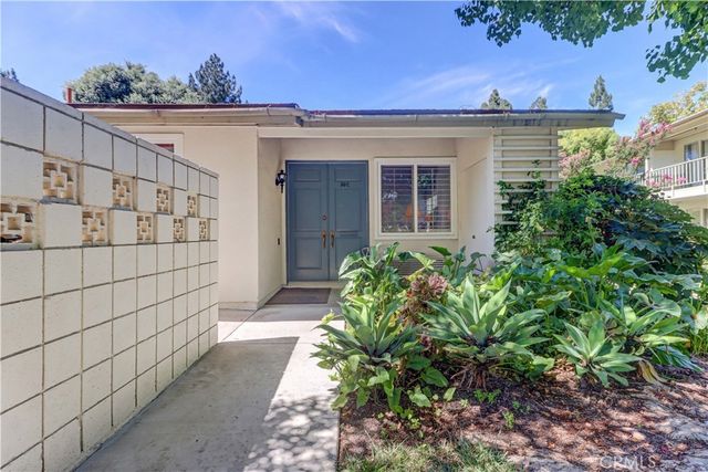 30 Calle Aragon E, Laguna Woods, CA 92637
