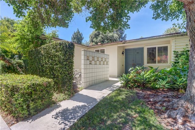 30 Calle Aragon E, Laguna Woods, CA 92637