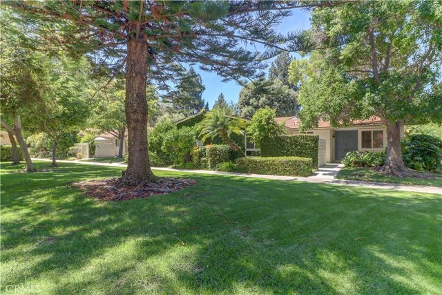 30 Calle Aragon E, Laguna Woods, CA 92637