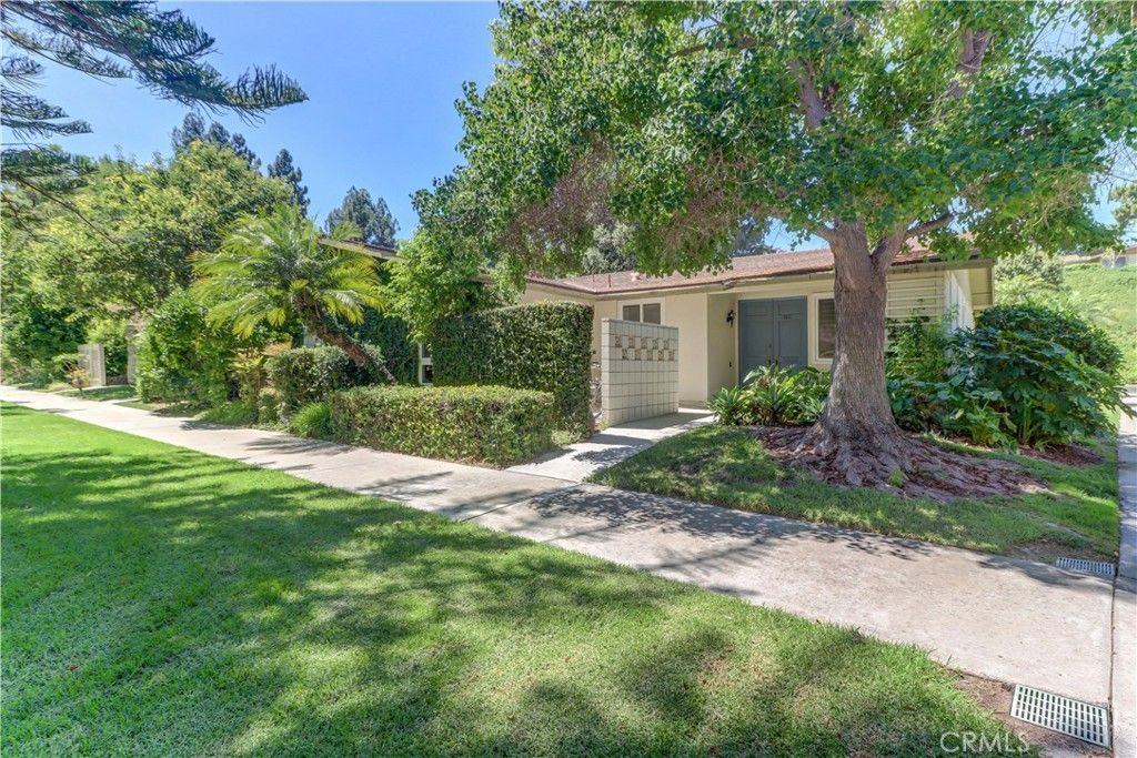 30 Calle Aragon E, Laguna Woods, CA 92637