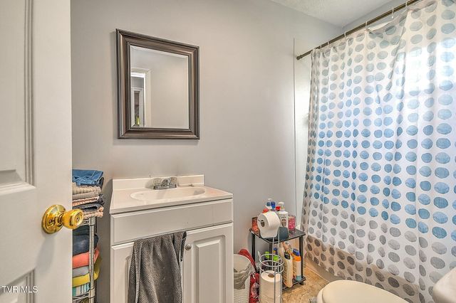 1620 Highpoint Avenue, Kingsport, TN 37665