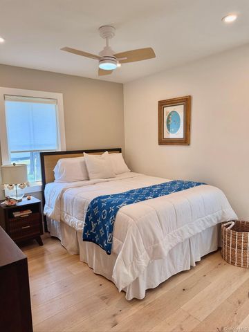 28 Alanson Lane, Hampton Bays, NY 11946