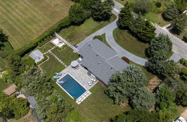 28 Alanson Lane, Hampton Bays, NY 11946