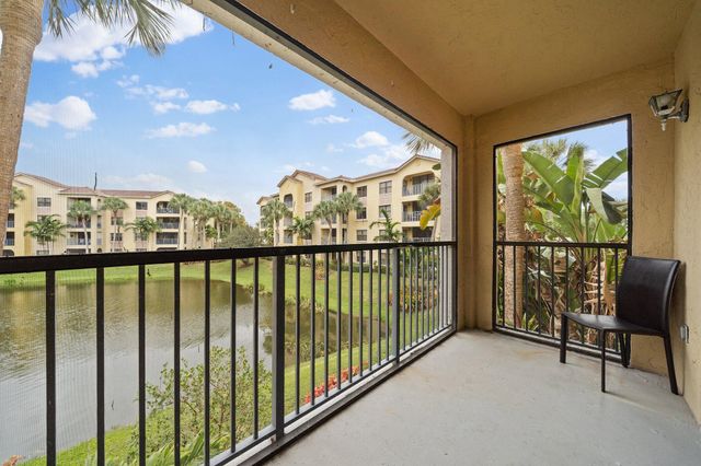 200 Uno Lago Drive 201, Juno Beach, FL 33408
