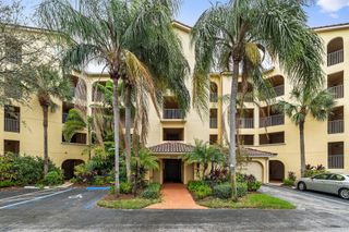 200 Uno Lago Drive 201, Juno Beach, FL 33408
