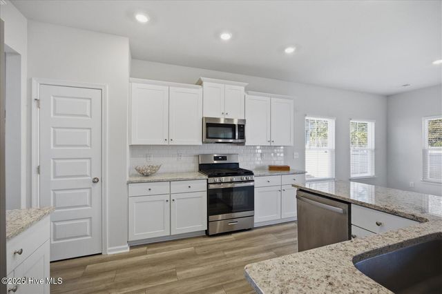 9152 Island Shore Avenue, Calabash, NC 28467