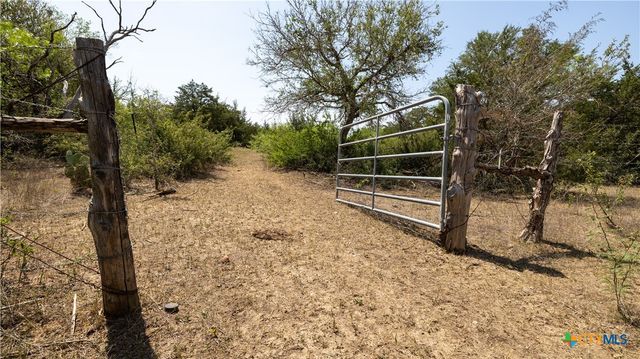 1400 Seminole Trail, Dale, TX 78616