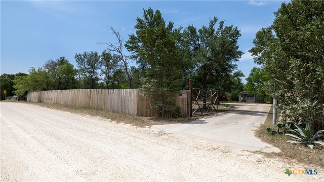 1400 Seminole Trail, Dale, TX 78616