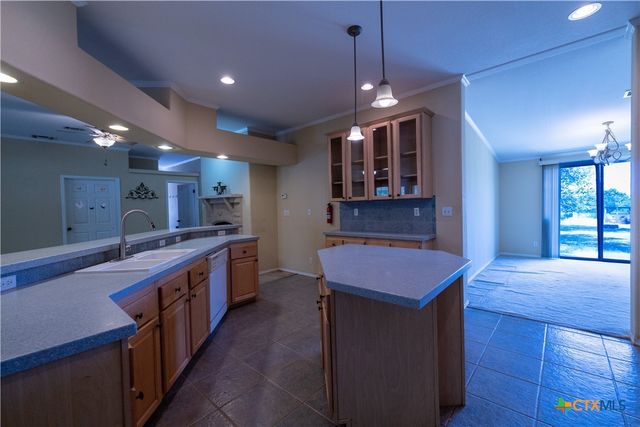 1400 Seminole Trail, Dale, TX 78616