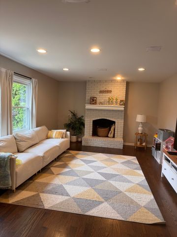 1332 Culpepper Drive, Naperville, IL 60540