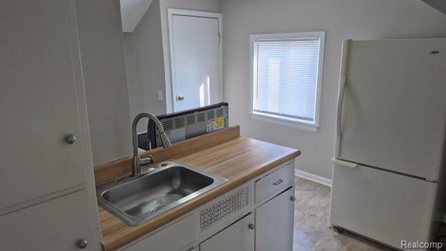 1419 Fox Street Upper, Fenton, MI 48220