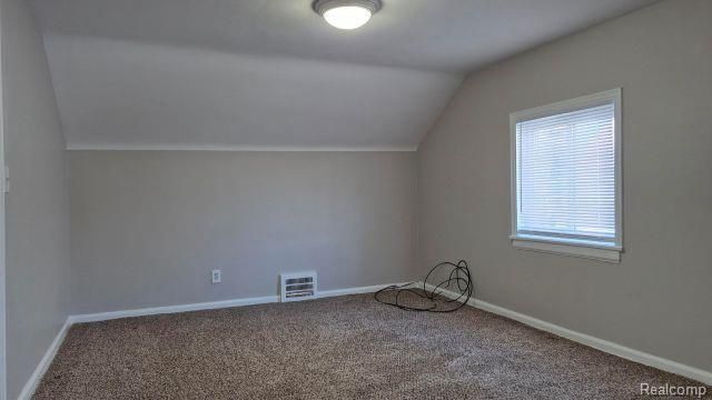 1419 Fox Street Upper, Fenton, MI 48220