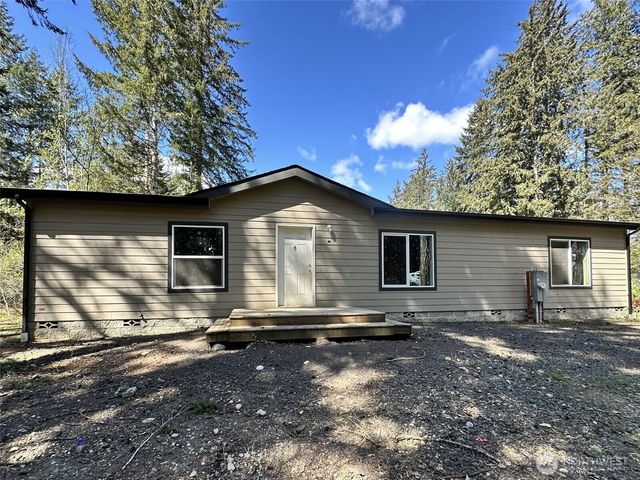 21 E Eastlake Dr, Shelton, WA 98584