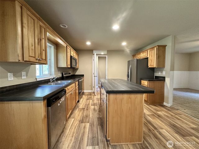 21 E Eastlake Dr, Shelton, WA 98584