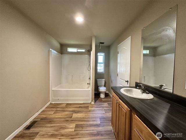 21 E Eastlake Dr, Shelton, WA 98584