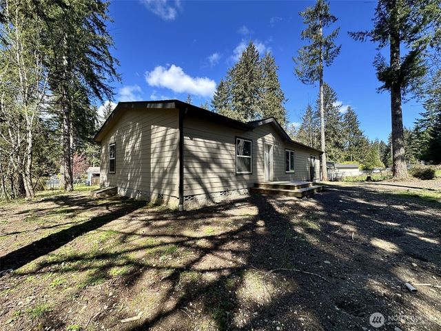 21 E Eastlake Dr, Shelton, WA 98584