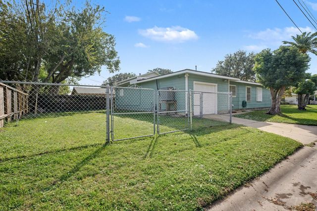 130 San Fernando Drive, Galveston, TX 77550