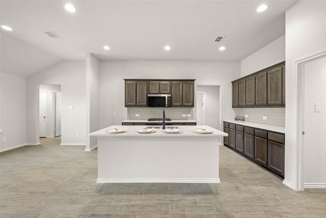 501 Pebble, Azle, TX 76020