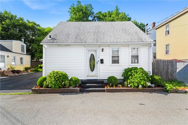 7 Snell Court, West Warwick, RI 02893