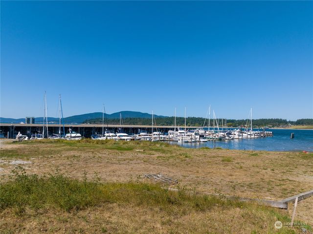 1502 5th Street, Anacortes, WA 98221