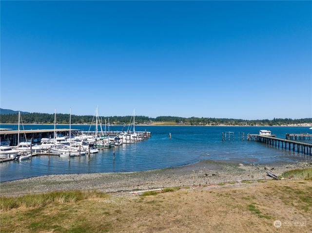 1502 5th Street, Anacortes, WA 98221