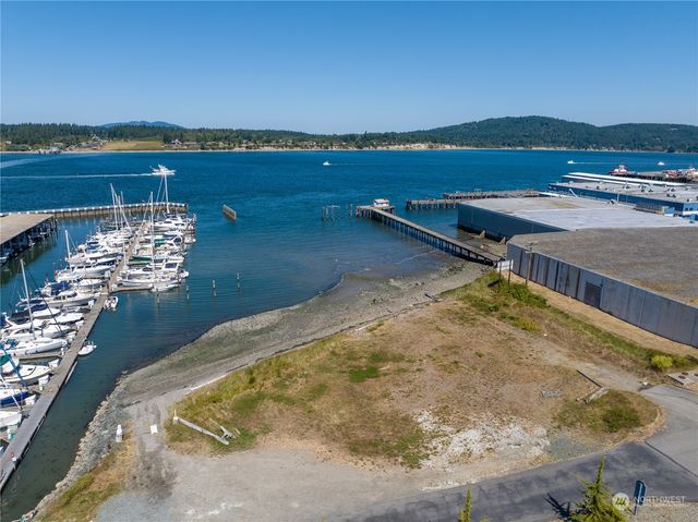 1502 5th Street, Anacortes, WA 98221