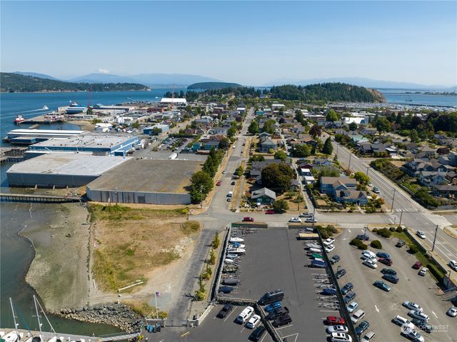 1502 5th Street, Anacortes, WA 98221