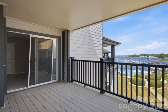 18841 Vineyard Point Lane, Cornelius, NC 28031