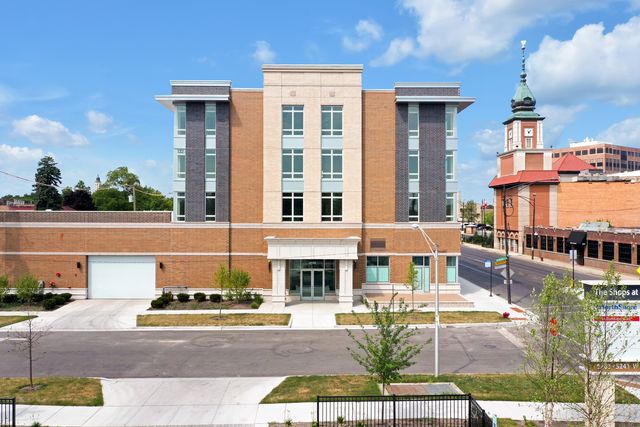 4758 N Laramie Avenue 305, Chicago, IL 60630