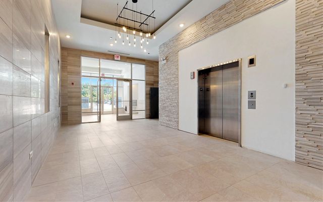 4758 N Laramie Avenue 305, Chicago, IL 60630