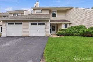 94 Woodmere Drive, Sayreville, NJ 08859