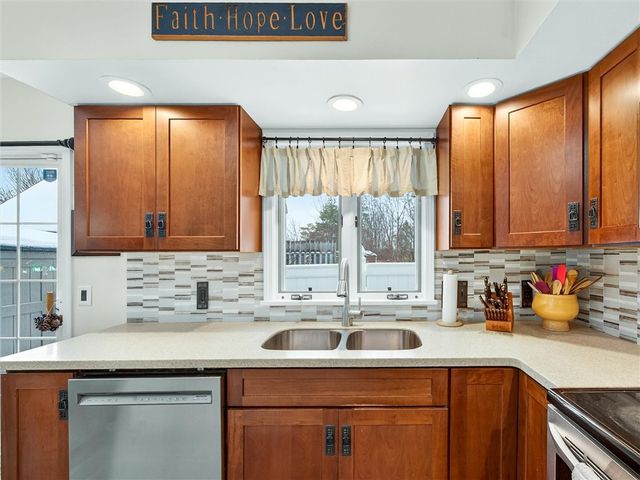 1725 Parkside Place, Lima, NY 14485