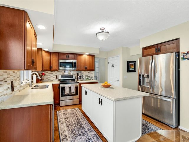 1725 Parkside Place, Lima, NY 14485