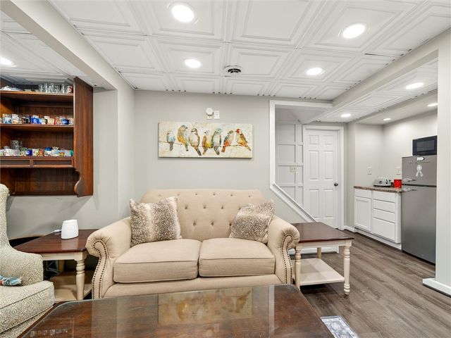 1725 Parkside Place, Lima, NY 14485