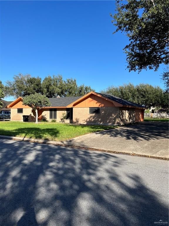 1601 S Oklahoma Avenue, Weslaco, TX 78596