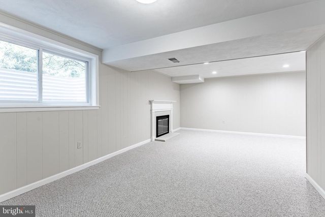 9117 SANTAYANA DR, Fairfax, VA 22031