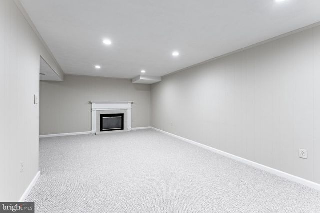 9117 SANTAYANA DR, Fairfax, VA 22031