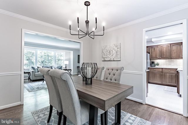 9117 SANTAYANA DR, Fairfax, VA 22031