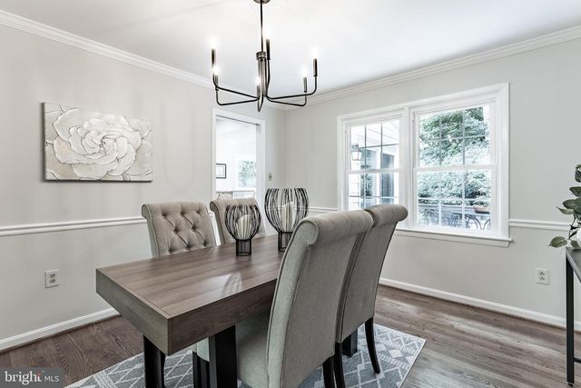 9117 SANTAYANA DR, Fairfax, VA 22031