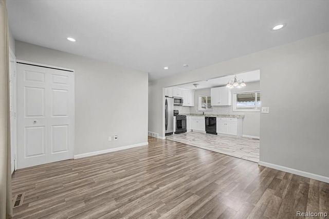 32961 Wexford Drive, Warren, MI 48092