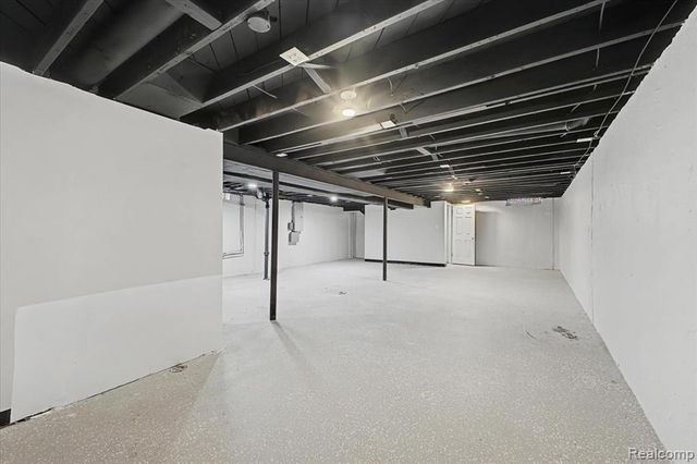 32961 Wexford Drive, Warren, MI 48092